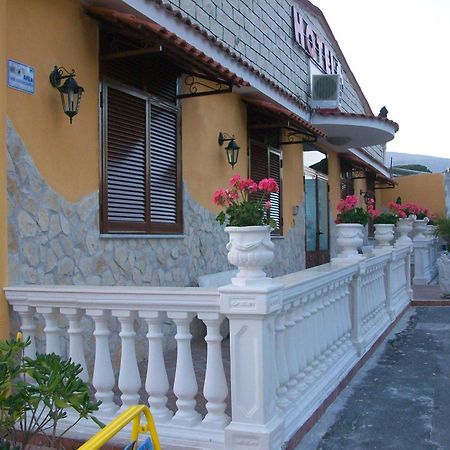 Hotel Il Quadrifoglio Torre del Greco Exteriör bild