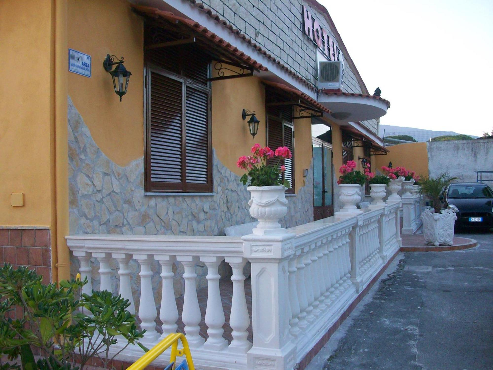 Hotel Il Quadrifoglio Torre del Greco Exteriör bild